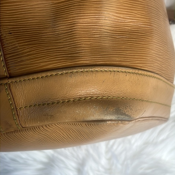 Louis Vuitton Epi noe vintage Leather Bucket Bag main image 10